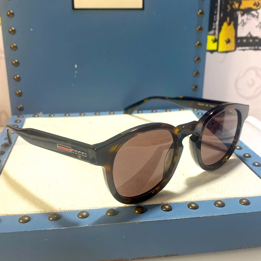NWT Gucci SUNGLASSES GUCCI WEB GG0825S-002